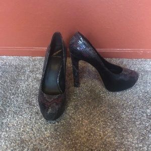 Brian Atwood platform gray snakeskin heels in 7.5